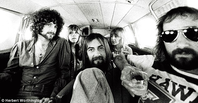 article-2529544-1A4C319600000578-753_634x330